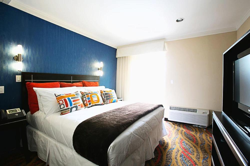 Standard King Room interior