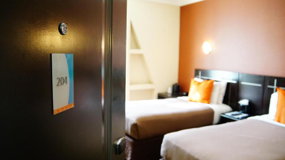 Standard Twin Room interior